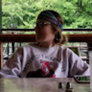 Meet your Posher, Chloe